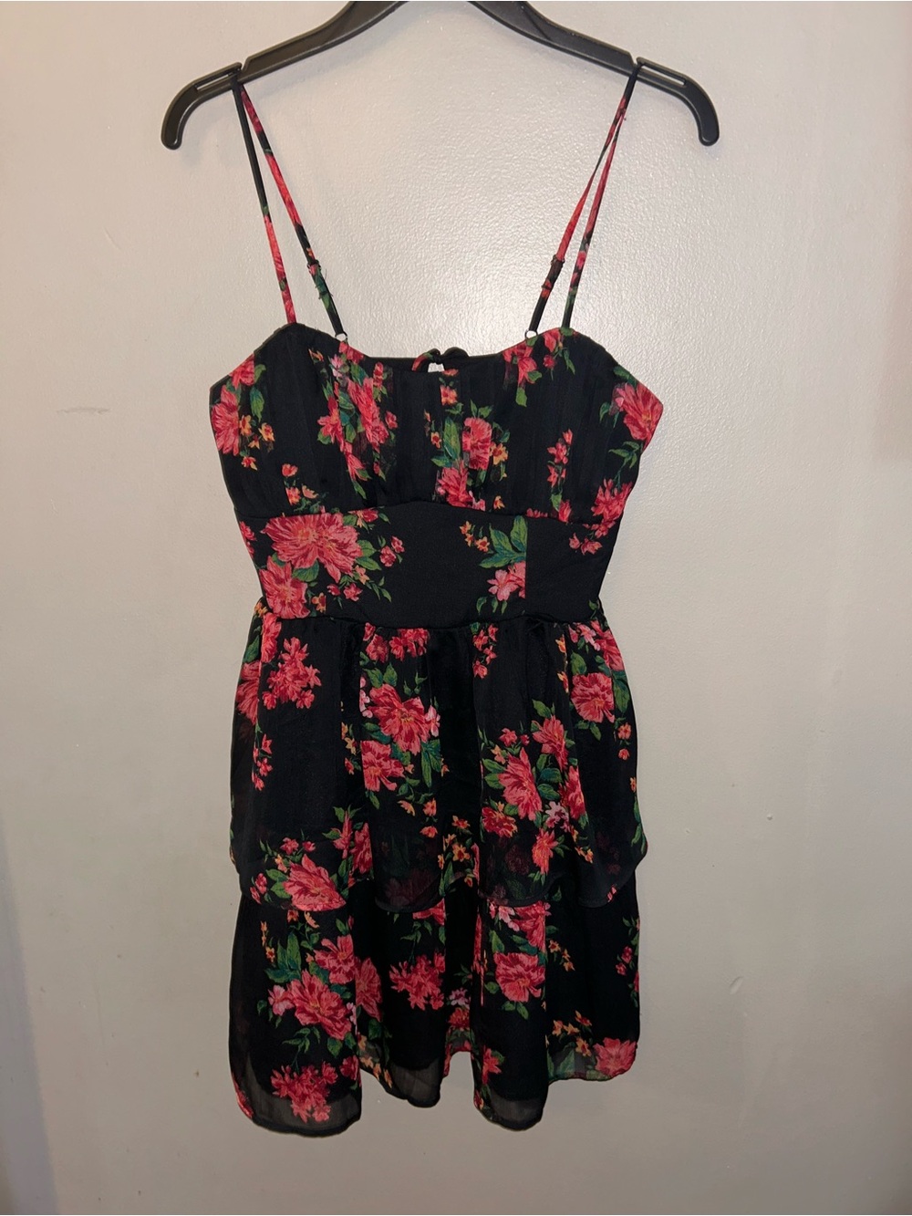American Eagle Outfitters Dress - black/red floral Ruched Tie-Back Mini  NWT - Picture 3 of 12